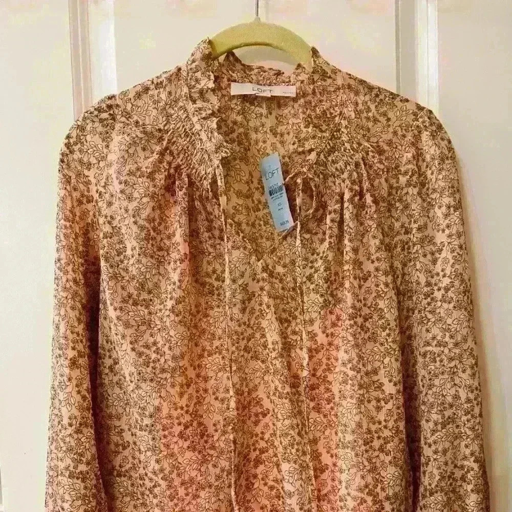 New Ann Taylor Loft Women’s Petite XS Floral Ruffle Blouse W/Camisole - Picture 2 of 10